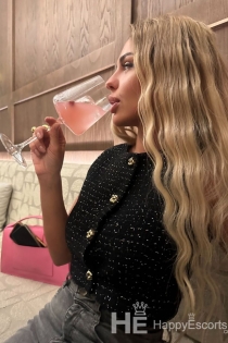 カロリーナ、24 歳、パリ / フランス エスコート - 1