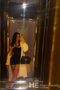 Renata, Miaka 25, Budapest / Hungaria Wasindikizaji - 3
