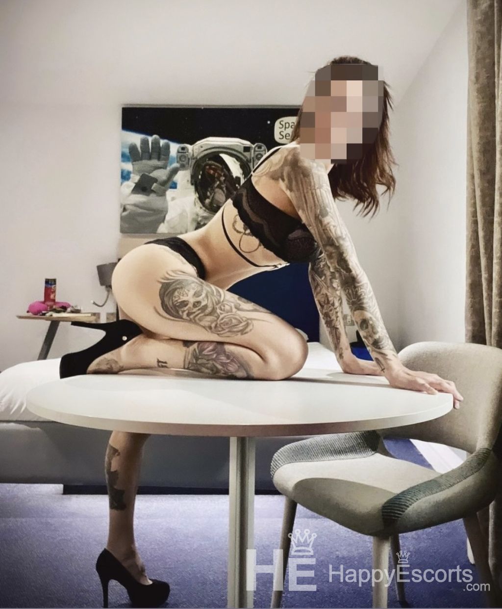 Zoe, Age 31 - 1