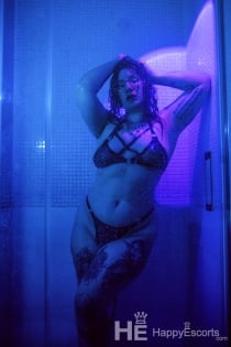Rena Von Caustic, 28 años