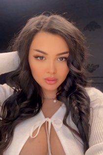 Mia, Age 23, Escort in Dubai / UAE - 2