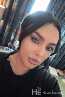 Bella, Miaka 26, London / Uingereza Wasindikizaji - 4