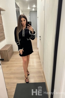 Anna, 19 let, Beograd / Srbija Spremljevalci - 4