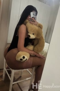 Essi, 24, Tirana/Albania saattajat - 11