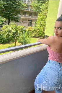 Essi, 24 ετών, Τίρανα / Αλβανία Συνοδοί - 14