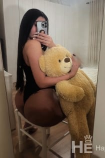 Essi, 24, Tirana/Albania saattajat - 1