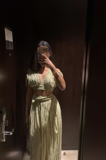 Belle Sab Oriental, Umur 25, Pengiring London / United Kingdom - 3