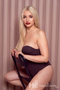 Ashley, Age 22, Escort in London / United Kingdom - 3
