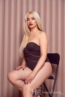 Ashley, Age 22, Escort in London / United Kingdom - 2