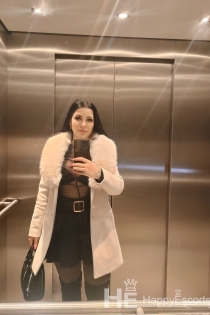 Amira, Usia 26, Vienna / Austria Escort - 3
