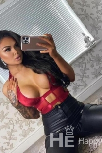 Rebecca, 26 let, London / Združeno kraljestvo Spremljevalci - 2