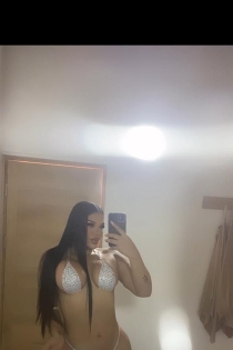 Angie, 25 éves, Tirana/Albánia kísérők – 3