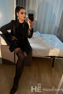 Dora, 27 let, Varšava / Polsko Eskorty - 2