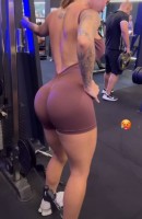 Jhenifer Chagas, 26 anos, Rio de Janeiro / Brasil Acompanhantes