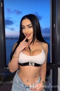 Poly, Age 23, Escort in Istanbul / Turkey - 1