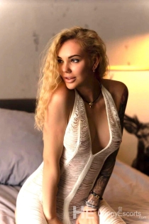 Luna, 27 let, Barcelona / Španělsko Eskorty - 3
