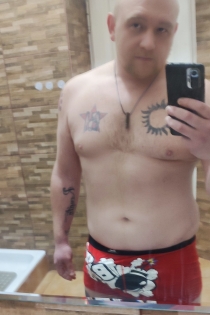 Fuckerbull, Miaka 29, Budapest / Hungaria Wasindikizaji - 1