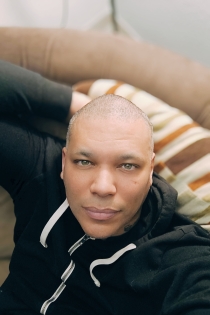 Tony Mtisse, 48 ετών, Nimes / Γαλλία Συνοδοί - 2