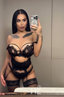 Elena, 22 let, Tirana / Albánie Escorts - 1