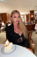 Adelina, 22 ετών, Τίρανα / Αλβανία Συνοδοί