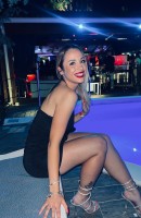 Duru, 21-vuotias, Besiktas / Turkki saattajat