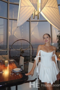Jacklin Moss, Usia 25, Dubai / UAE Escort - 4