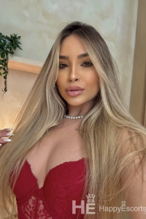 Nina, Age 27 - 6