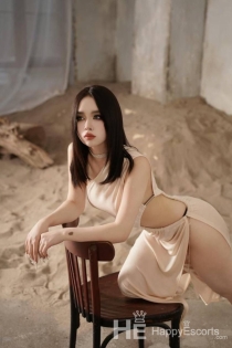 Yana, Usia 18, Tirana / Albania Pengawal - 6