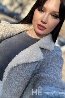 Bella, Usia 22, London / Pengawal Inggris - 11