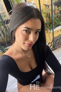 Lucia, 24 let, Tirana / Albánie doprovod - 4