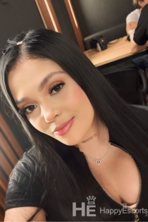 Alaia, Umur 22, Pengiring Tirana / Albania - 1