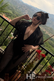Alaia, Umur 22, Pengiring Tirana / Albania - 2