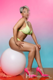 Lara, Age 53 - 4
