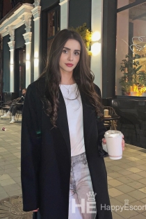 Dorris Clark, Age 20, Escort in Dubai / UAE - 2