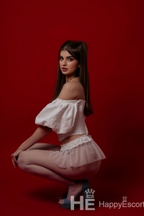 Liya, Age 19, Escort in Tirana / Albania - 3