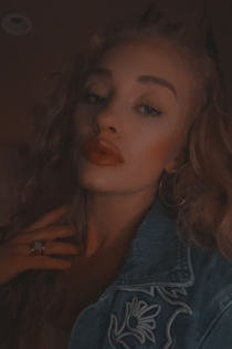 Red Cherry, Age 29, Escort in Palm Springs CA / USA - 8