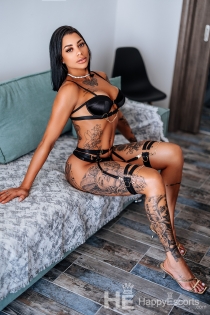 Isis, Usia 25, Escort Athena / Yunani - 1