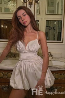 Lyelle Bell, Umur 24, Pengiring Dubai / UAE - 5