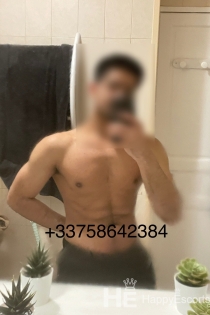 Thomas, Age 22, Escort in Lyon / France - 1