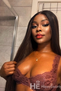 Bloom, Age 23, Escort in Kyrenia / Cyprus - 2