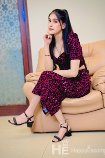 Saba, 19 anos, Karachi / Paquistão Acompanhantes - 1