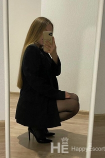 Nika, 22 éves, Varsó/Lengyelország kísérők – 1
