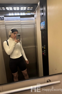 Ariana, Age 20, Escort in Valencia / Spain - 5