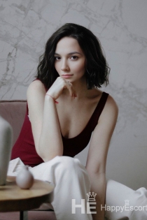 Kasy Taller, Age 21, Escort in Dubai / UAE - 3