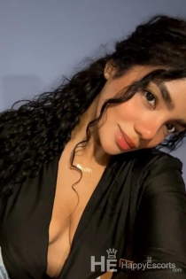 Alexandra, Miaka 28, San Giljan / Malta Wasindikizaji - 1
