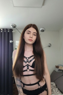 Agnes, Miaka 21, Helsinki / Ufini Wasindikizaji - 7