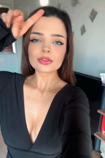 Hande, Age 22, Escort in Istanbul / Turkey - 3