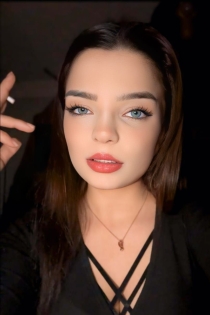Hande, Age 22, Escort in Istanbul / Turkey - 5
