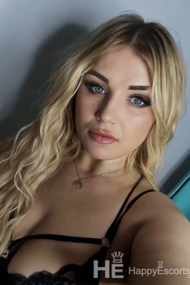 Kira, 32 let, Praha / Česká republika Doprovod - 2