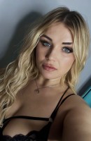Kira, Age 33, Prague / Czech Republic Escorts